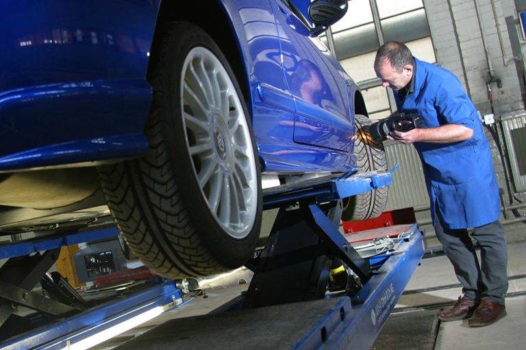 mot testers in hillington